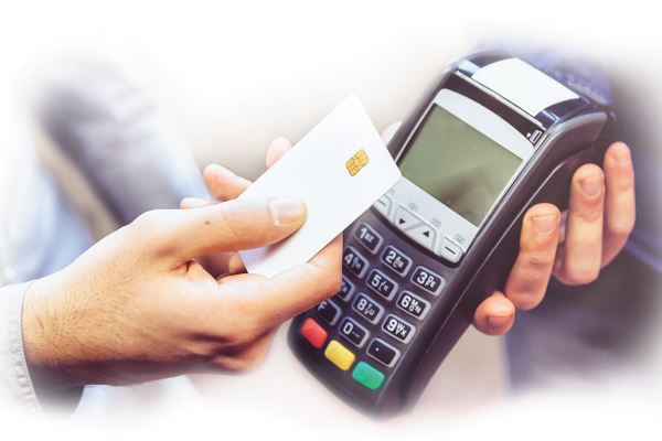 Стоит ли использовать кредитную карту для повседневных покупок?