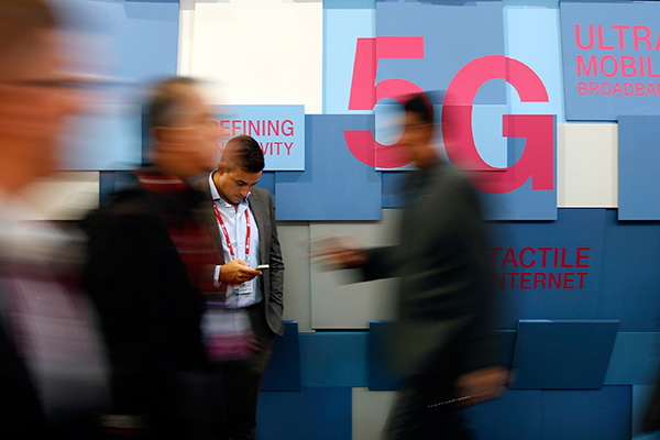 Великобритания отложила решение об исключении Huawei из своих сетей мобильной связи 5G